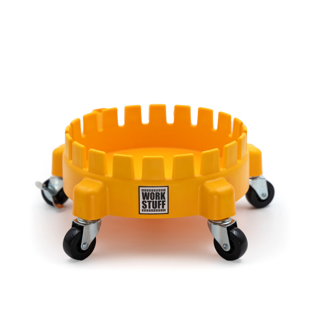 WORK STUFF Bucket Dolly – tugev ratastel alus 20 L detailing-ämbrile, mis muudab ämbri liigutamise lihtsaks ja mugavaks.